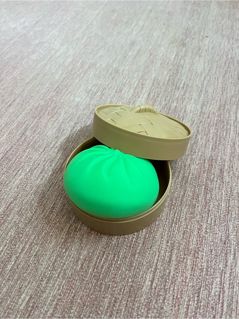 Mint Green Squishy Dumpling in Tan Steamer Box